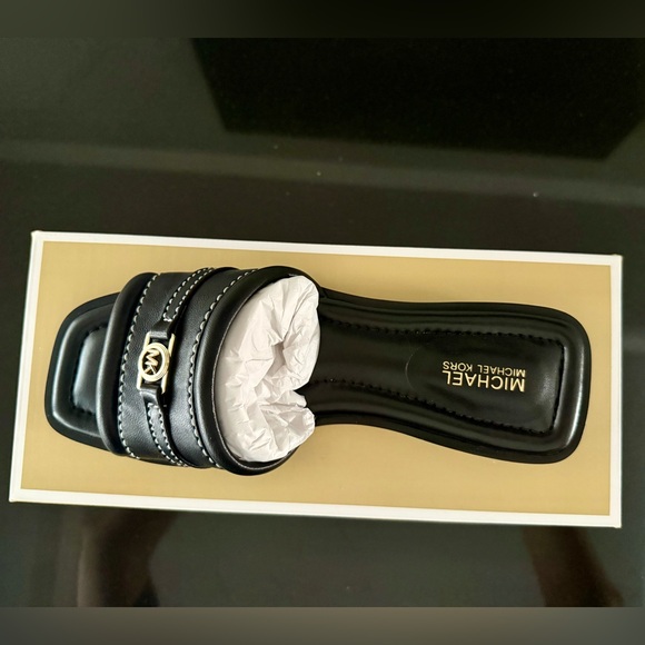 NEW Michael Kors Mandy Leather Slide Sandal - NWT - Black - Size 6 - Picture 2 of 5